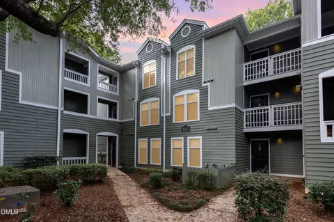 1011 Nicholwood Dr #301, Raleigh, NC 27605