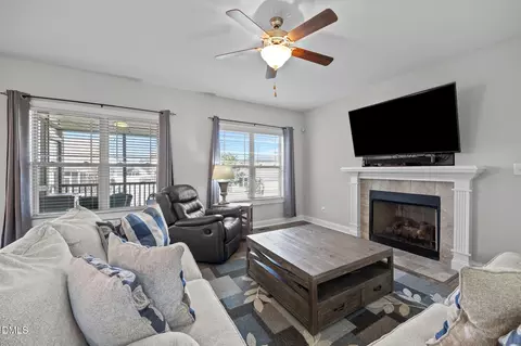 Living - 39 Beau Dr, Garner, NC 27529 photo 2 of 3