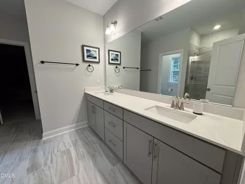 Bath - 4034 Front Runner Dr, Durham, NC 27703 photo 3 of 5