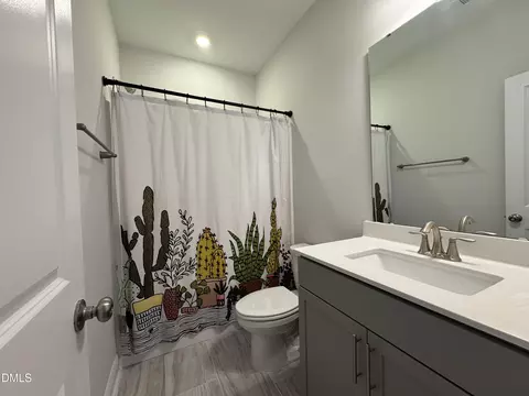 Bath - 4034 Front Runner Dr, Durham, NC 27703 photo 5 of 5