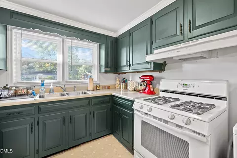 Kitchen - 116 Compton St, Clayton, NC 27520 photo 1 of 5