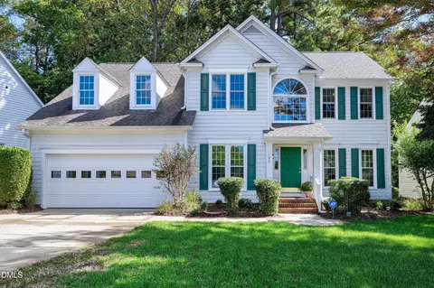 102 Ravenstone Dr, Cary, NC 27518