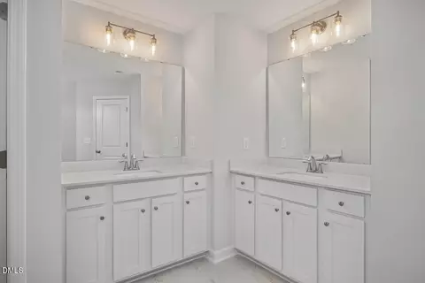 Bath - 3912 Well Fleet Dr, Fuquay Varina, NC 27592 photo 3 of 5