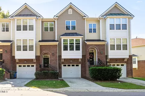 5407 Crescentview Pkwy, Raleigh, NC 27606