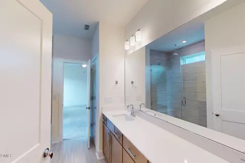 Bath - 508 Soapstone Dr, Durham, NC 27705 photo 4 of 6