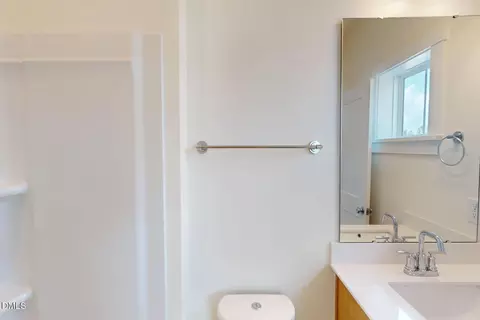 Bath - 508 Soapstone Dr, Durham, NC 27705 photo 3 of 6
