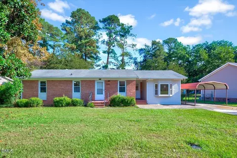 3225 Marigold Dr, Fayetteville, NC 28306