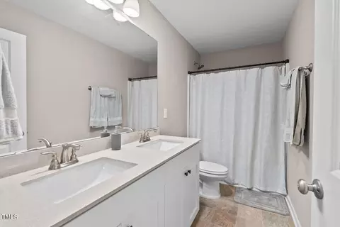 Bath - 328 Avery Meadows Dr, Smithfield, NC 27577 photo 6 of 7