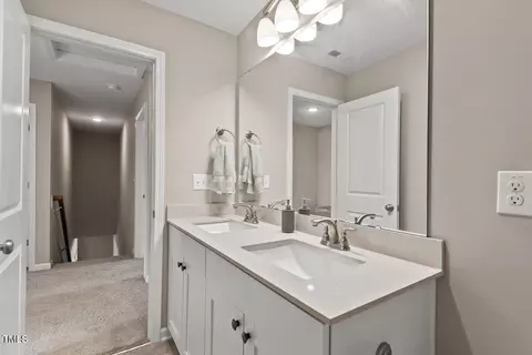 Bath - 328 Avery Meadows Dr, Smithfield, NC 27577 photo 5 of 7