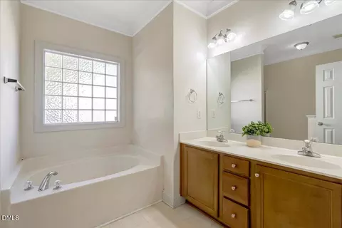 Bath - 159 Waterfall Rd, Henderson, NC 27537 photo 2 of 3