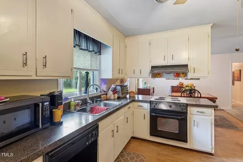 Kitchen - 613 Devon Pl, Zebulon, NC 27597 photo 1 of 4
