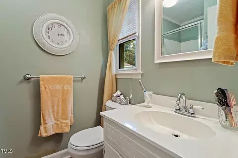 Bath - 613 Devon Pl, Zebulon, NC 27597 photo 1 of 2