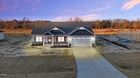 309 Creeks Edge Dr, Pikeville, NC 27863