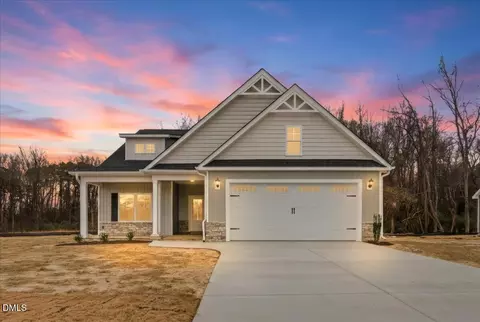 402 Creeks Edge Dr, Pikeville, NC 27863