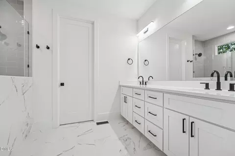 Bath - 641 Conover Rd #B, Durham, NC 27703 photo 2 of 4