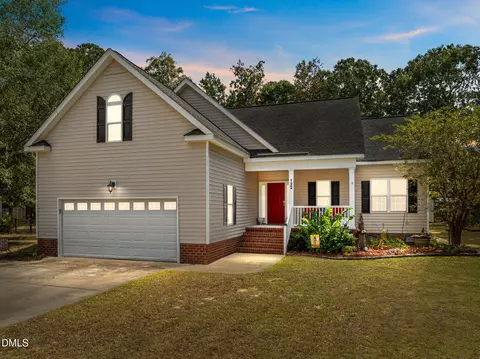 122 Pirate Cove Rd, Washington, NC 27889