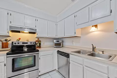 232 Wetherburn Ln, Raleigh, NC 27615 photo 10