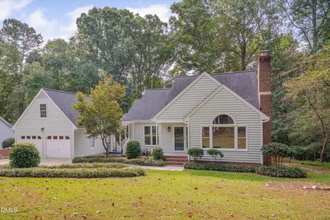 7124 Asheway Dr, Holly Springs, NC 27540