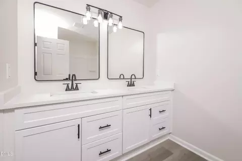 Bath - 612 Chivalry Dr, Durham, NC 27703 photo 3 of 3