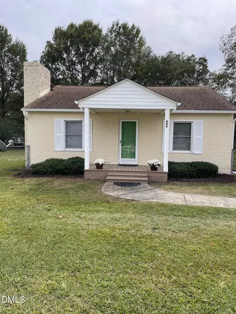 804 E Lizzie St, Selma, NC 27576