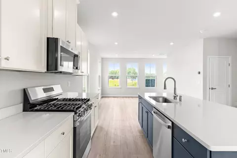 Kitchen - 611 Silverado Sunset Loop, Wendell, NC 27591 photo 5 of 6
