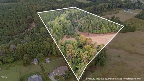 305 Leghorn Dr, Zebulon, NC 27597