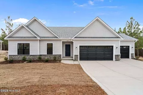 1025 Ivory Ln, West End, NC 27376