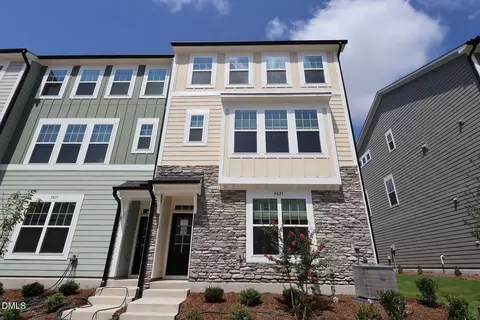 5021 Jowetts Walk Dr #32, Cary, NC 27519