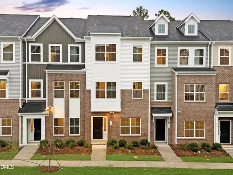 388 Chesapeake Commons St #127, Garner, NC 27529