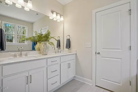 Bath - 113 Hogan Dr, Garner, NC 27529 photo 2 of 3