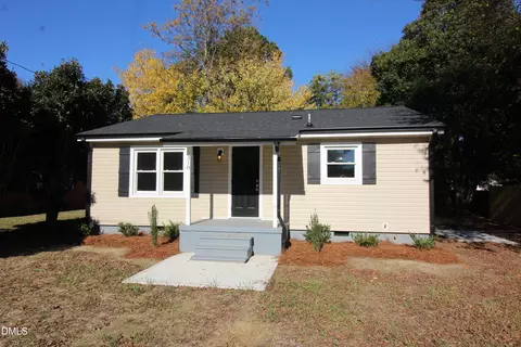318 W Harnett St, Benson, NC 27504