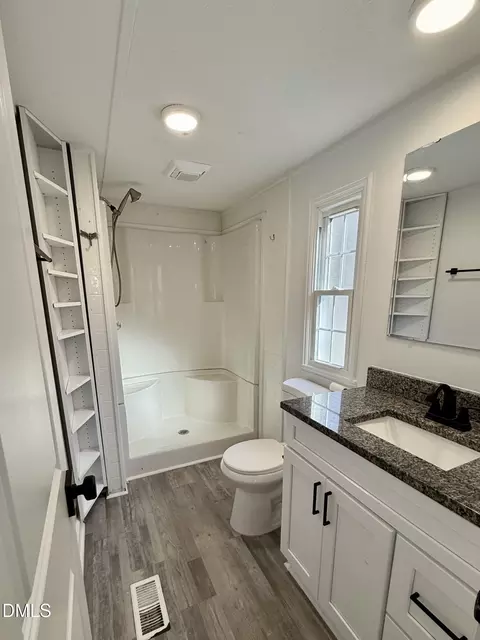 Bath - 206 Epperson Dr, Durham, NC 27712 photo 2 of 3
