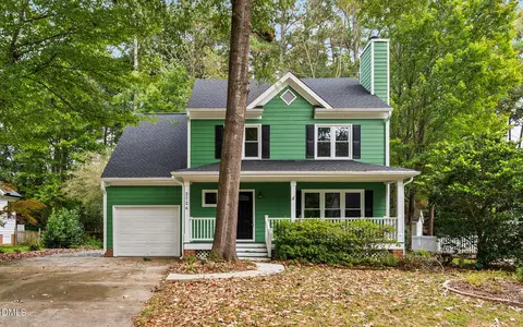 2724 Glastonbury Rd, Apex, NC 27539