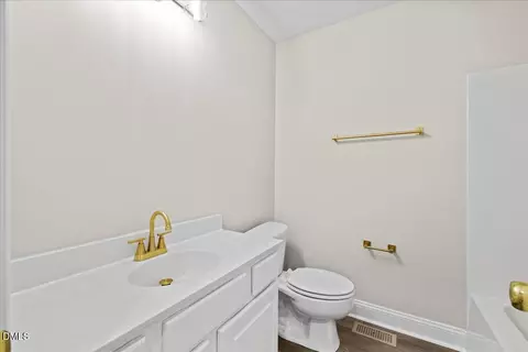 Bath - 2567 Chadwick Pl, Durham, NC 27704 photo 1 of 4