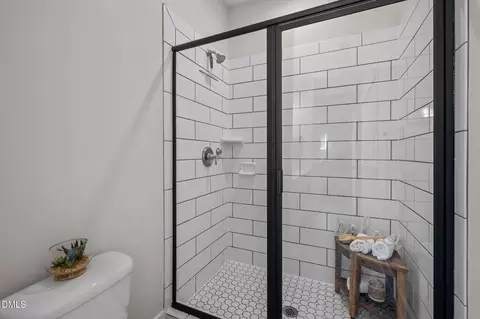 Bath - 2607 Ashe St, Durham, NC 27703 photo 2 of 3
