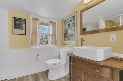 Bath - 709 North St, Durham, NC 27701 photo 2 of 2