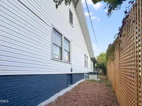 Exterior - 709 North St, Durham, NC 27701 photo 7 of 8