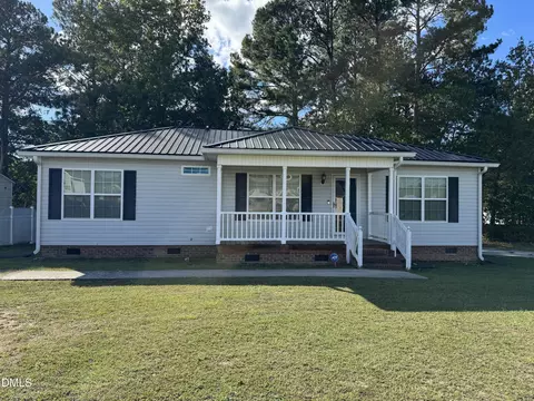 205 Patriot Drive Dr, Roanoke Rapids, NC 27870