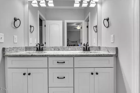 Bath - 1413 Yardley Dr, Wake Forest, NC 27587 photo 7 of 11