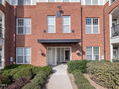 601 Finsbury St #205, Durham, NC 27703