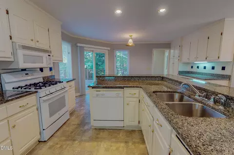 Kitchen - 11 Denada Path, Roxboro, NC 27574 photo 10 of 11