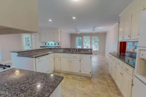 Kitchen - 11 Denada Path, Roxboro, NC 27574 photo 8 of 11