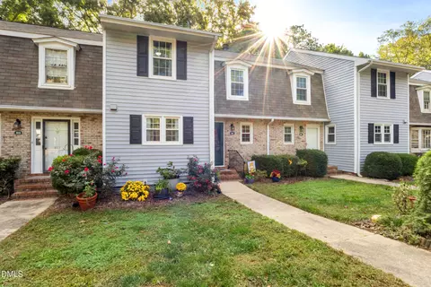 815 Kensington Dr, Cary, NC 27511