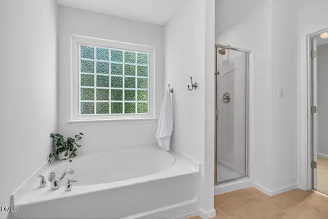 Bath - 8017 Morrell Ln, Durham, NC 27713 photo 4 of 8