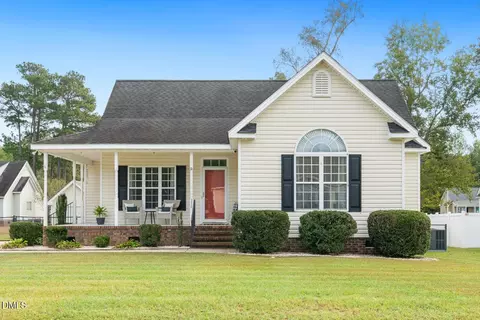 212 Windy Oak Dr, Nashville, NC 27856