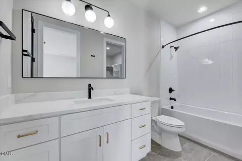Bath - 730 Hopkins St, Durham, NC 27701 photo 2 of 5
