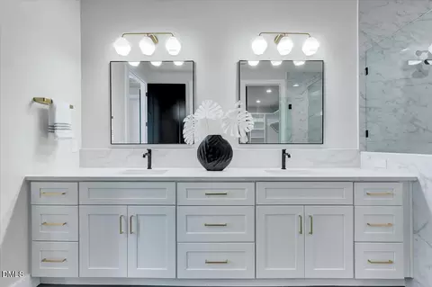 Bath - 730 Hopkins St, Durham, NC 27701 photo 5 of 5