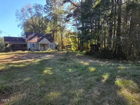 9385 Us 301 Hwy, Four Oaks, NC 27524