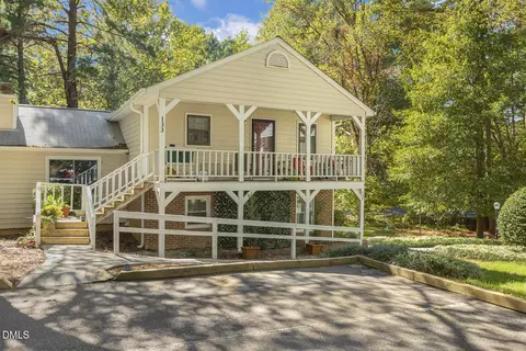 135 Drummond Pl, Cary, NC 27511