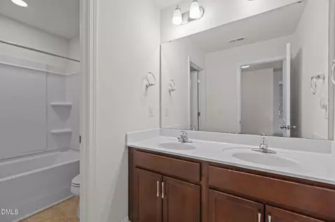 Bath - 354 Dando St, Garner, NC 27529 photo 5 of 6